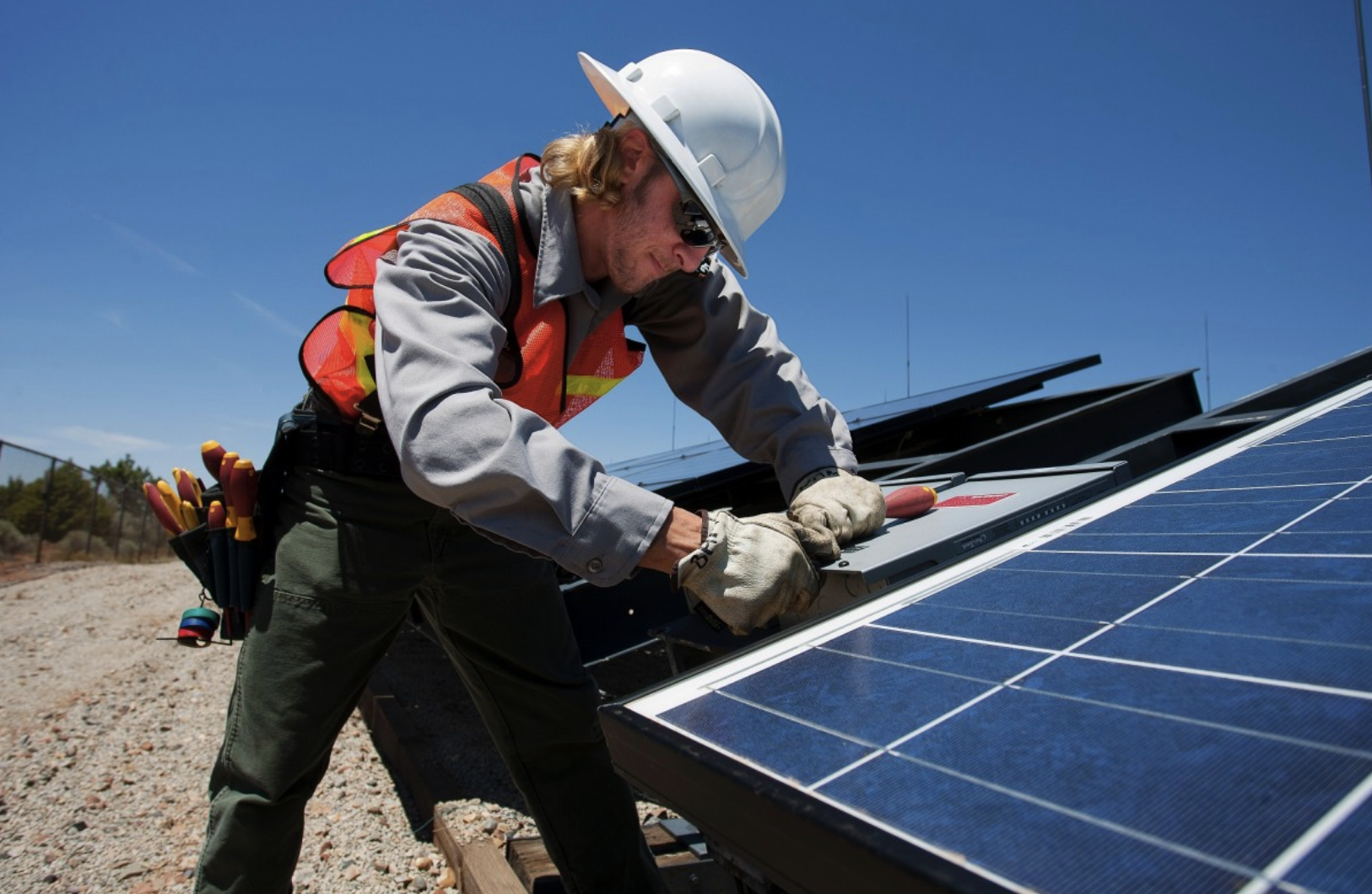 Posti di lavoro e energie rinnovabili: cresce la domanda sia in Italia che all’estero.