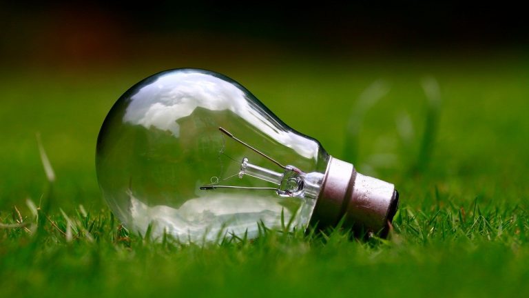 light-bulb-984551_1280-768x432