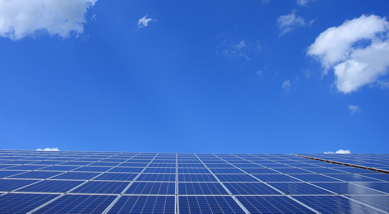 Impianti fotovoltaici grid connected: definizione e vantaggi rispetto agli stand-alone